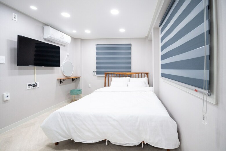 Stellar Domus  Sd Poolvila & Pension