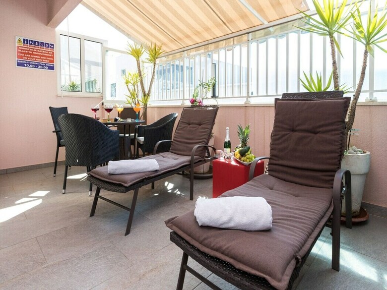 Apartments Rose Pool