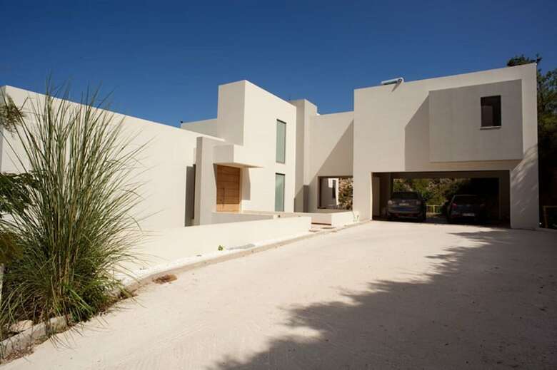 Ixian Hilltop Villa