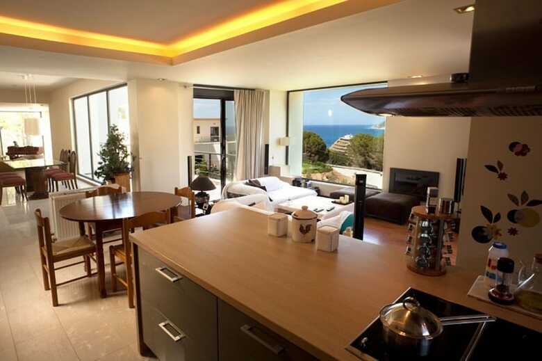 Ixian Hilltop Villa