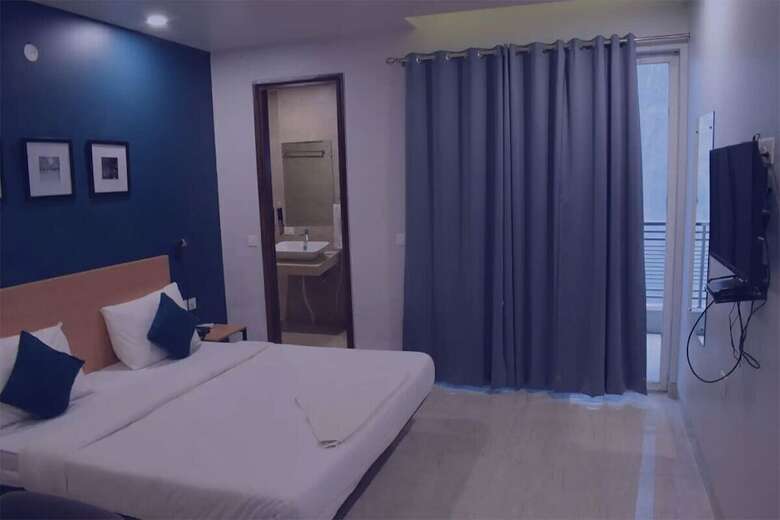 Hotel Aadat Residency