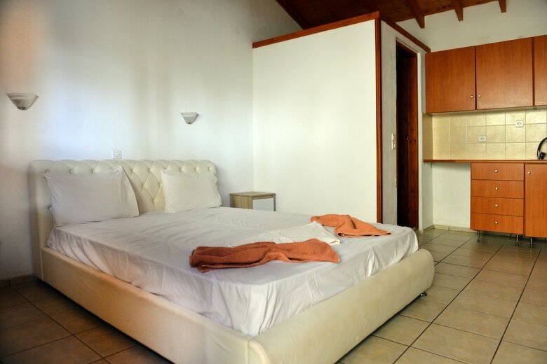 Aparthotel Yalis Studios