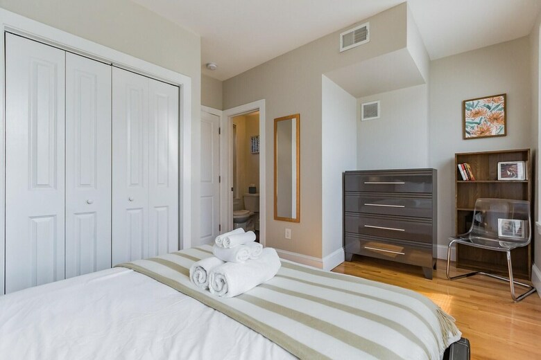 Apartamento 1215 E Columbia