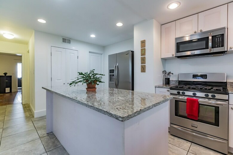 Apartamento 1215 E Columbia