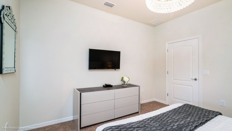 5445 Luxury 6 Bedroom 4.bath Home With Spa