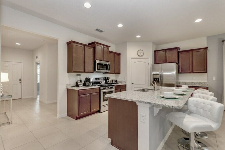 7028oakwood