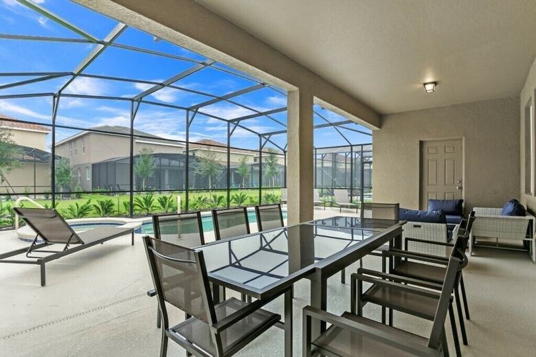 7028oakwood