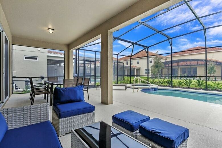 7028oakwood