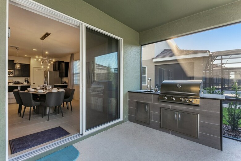 7049 Oakwo Luxury 6 Bedroom 4.bath Home With Spa