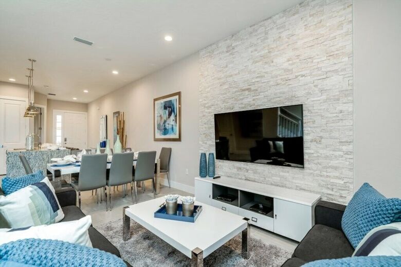Amazing Location Modern Townhome Close To Disney