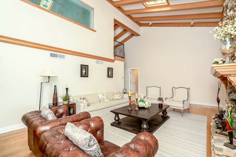 Ultimate 6 Bedroom 5 Bathroom On Bay Hill