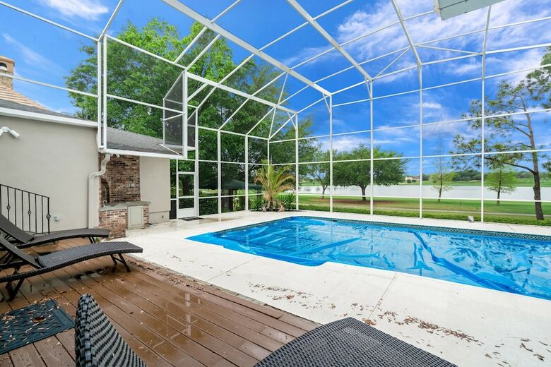Ultimate 6 Bedroom 5 Bathroom On Bay Hill