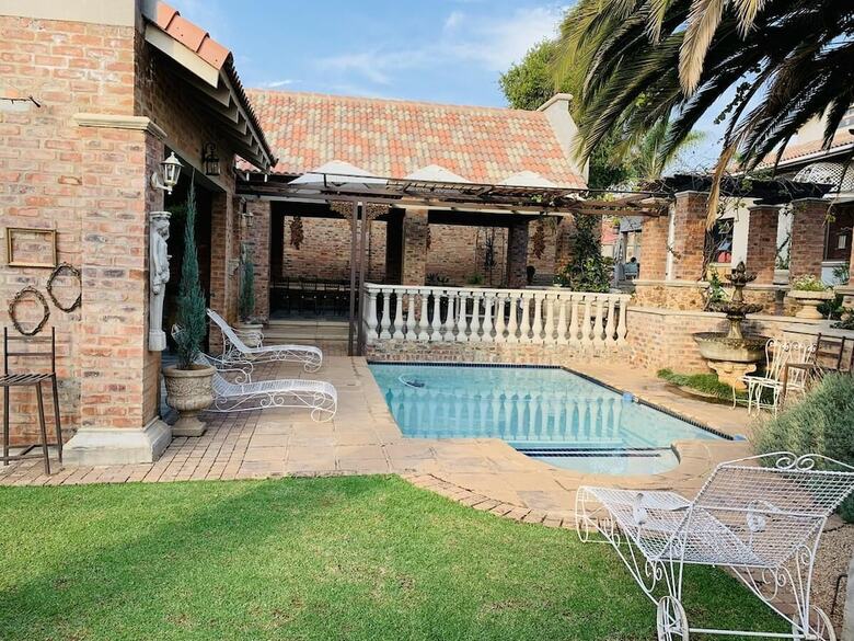 Hotel Maison de Leo Luxury Guesthouse