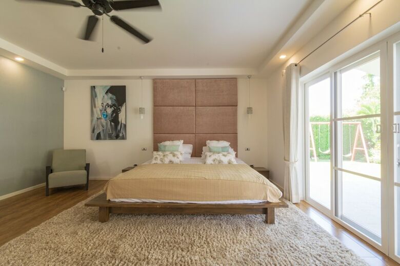 Luxury 5 Bedroom Pool Villa Js