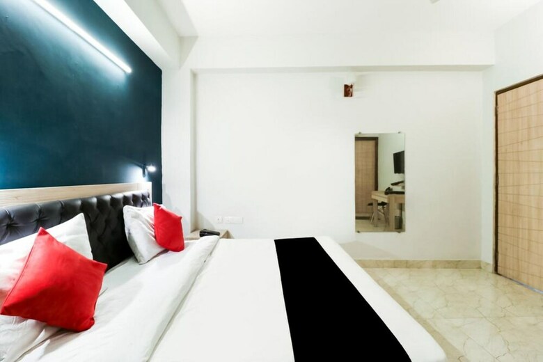 Adb Rooms Hotel Nazeer