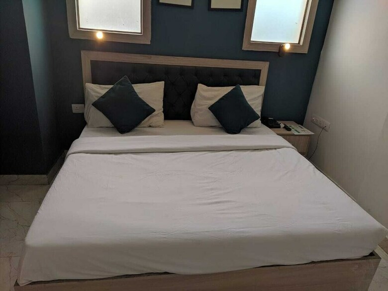 Adb Rooms Hotel Nazeer