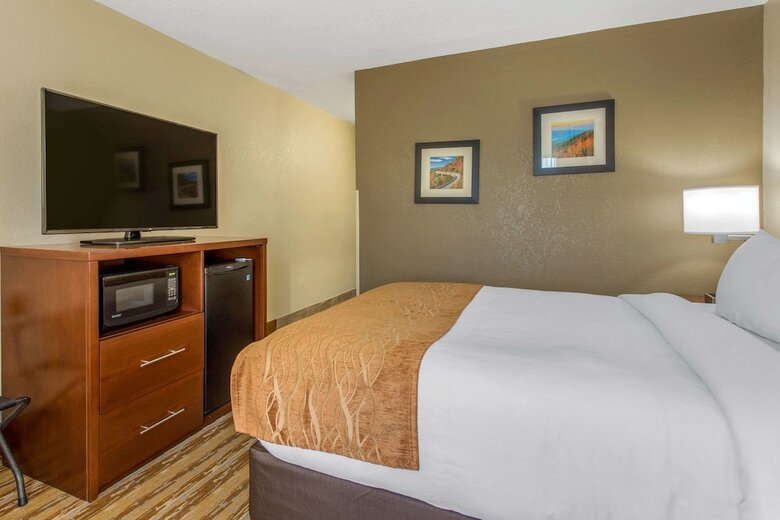 Hotel Comfort Inn Tunnel Road East