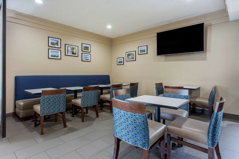 Hotel Comfort Inn Tunnel Road East
