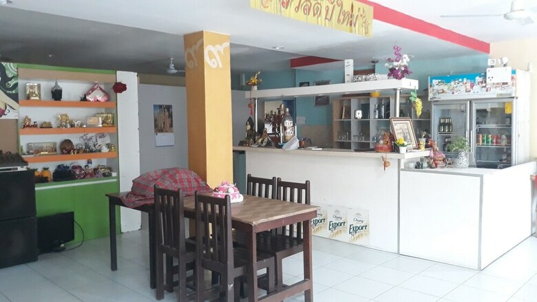 Hotel Oyo 885 You And Me House