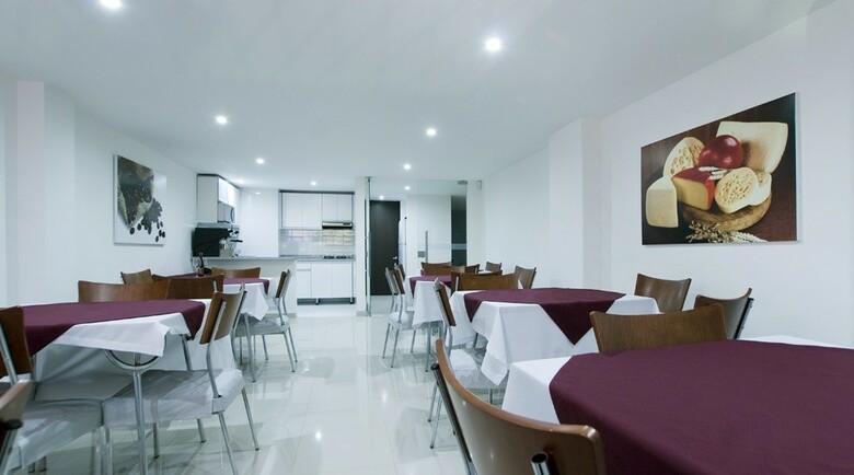 122 Plaza Apartahotel
