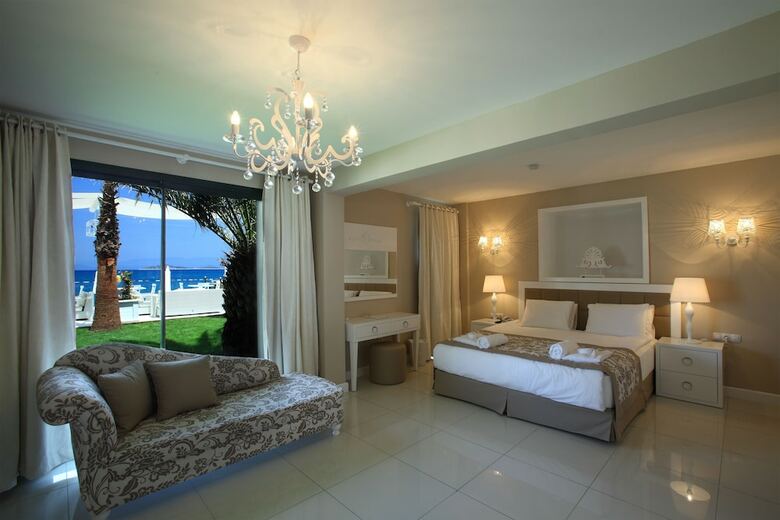 Hotel Grand Yaz?c? Torba Beach Club