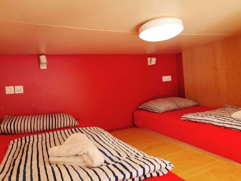 Apartamentos Cube Studio By The River