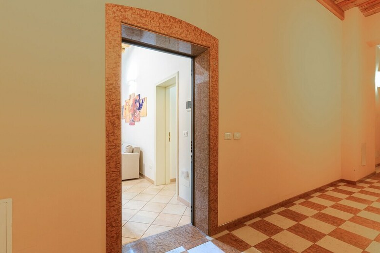 University Apartment Con Parcheggio E Giardino