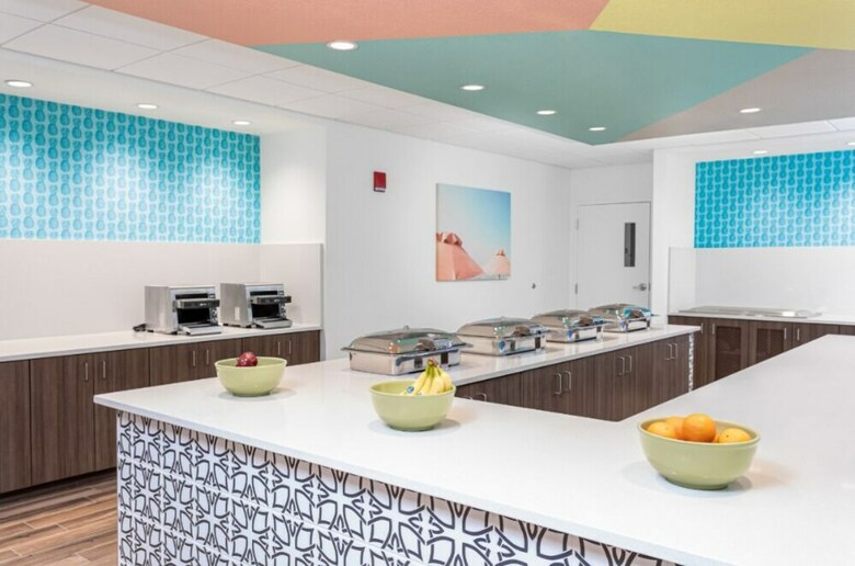 Beachside Hotel & Suites
