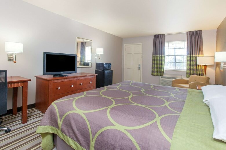Motel Super 8 By Wyndham Monroe West
