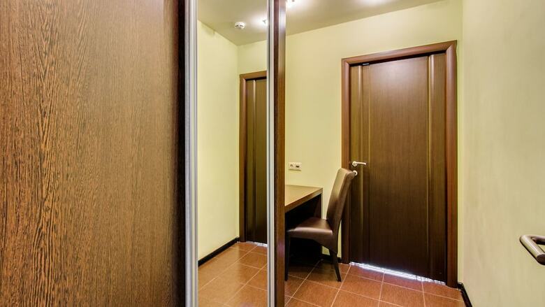 Inside Business Hotel