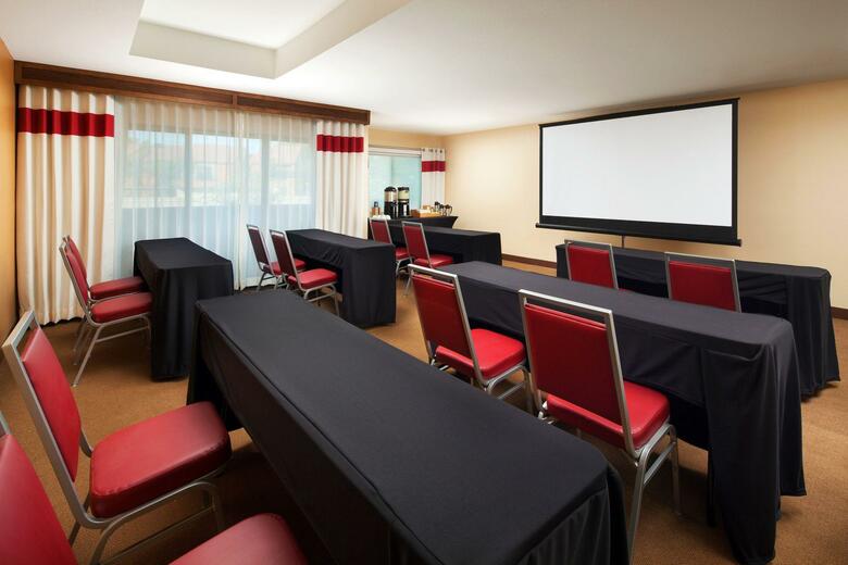 Hotel Four Points By Sheraton Phoenix South Mountain