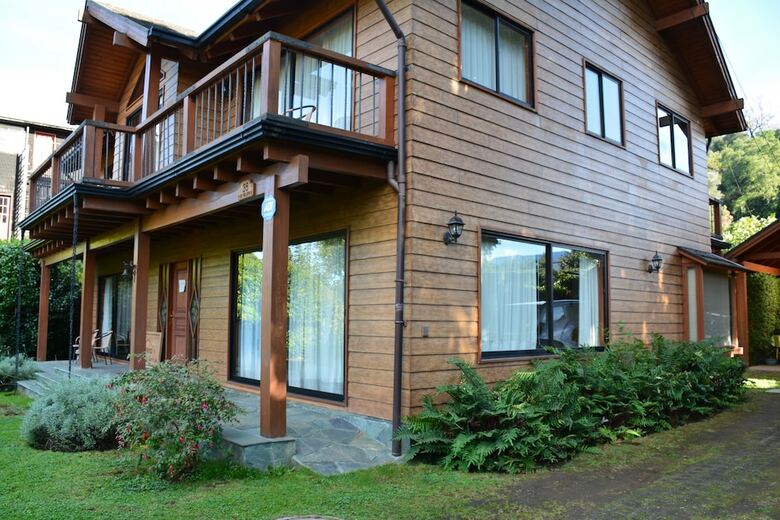 Frontera Pucon Hostel B&B