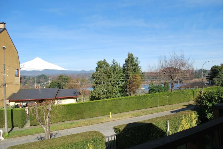 Frontera Pucon Hostel B&B