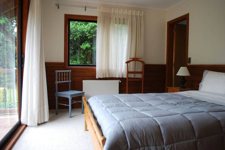 Frontera Pucon Hostel B&B