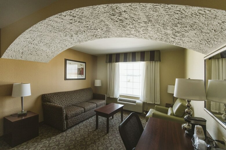 Hotel Expressway Suites Minot