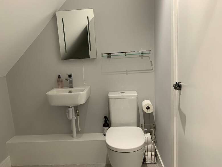 Stunning 1-bed Apartment In Newmarket