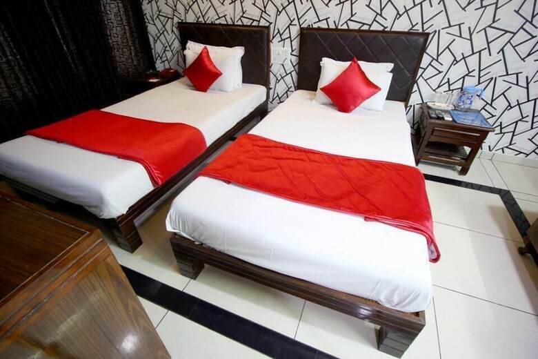 Hotel Seven
