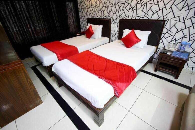 Hotel Seven