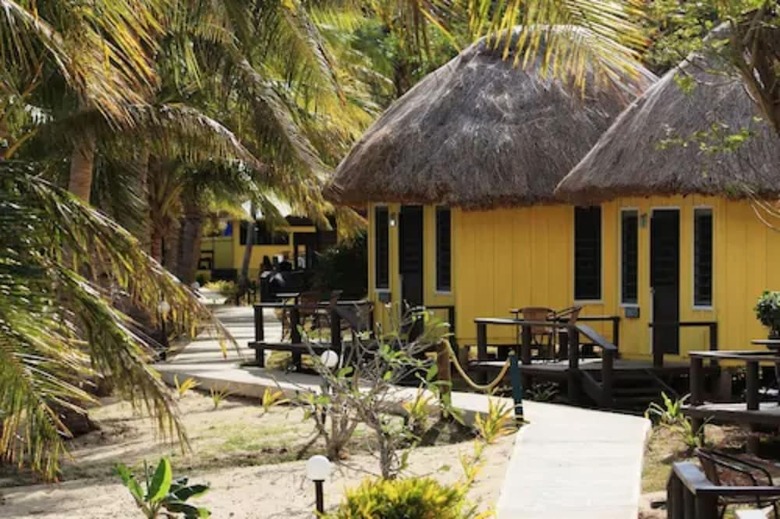 Hostal Funky Fish Beach & Surf Resort - Hostel