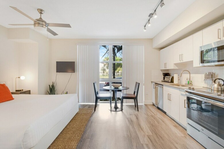 Biscayne Townhomes By Sextant