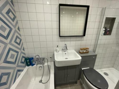 Oxford Street Grand Apartment