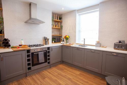 Oxford Street Grand Apartment