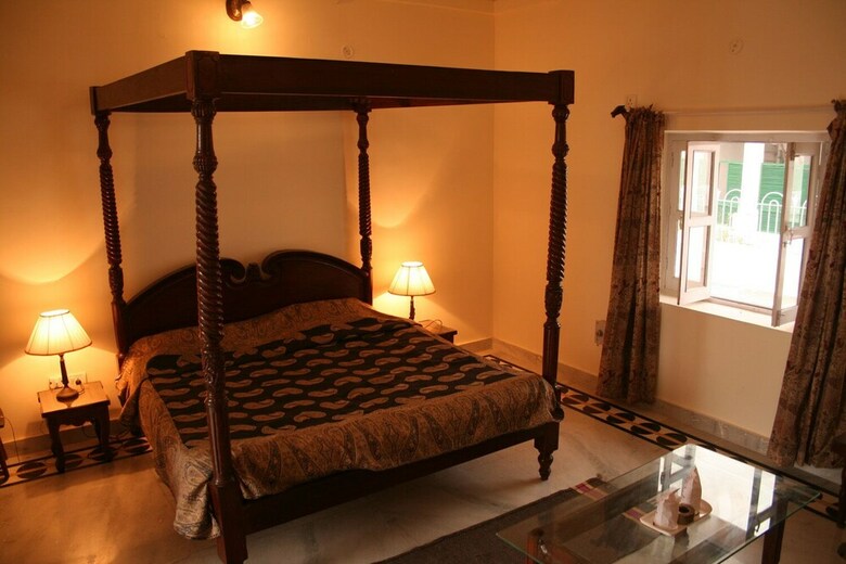 Hotel Aamod Mudfort Kuchesar