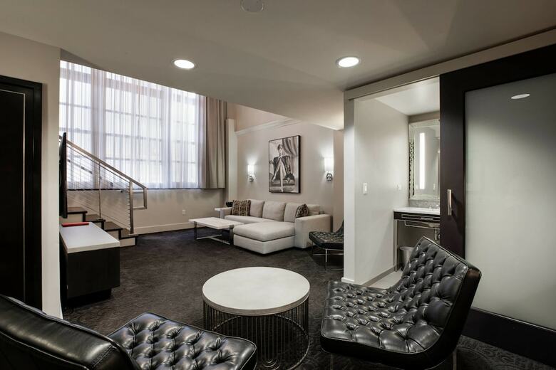 Ambassador Hotel Kansas City, Autograph Collection