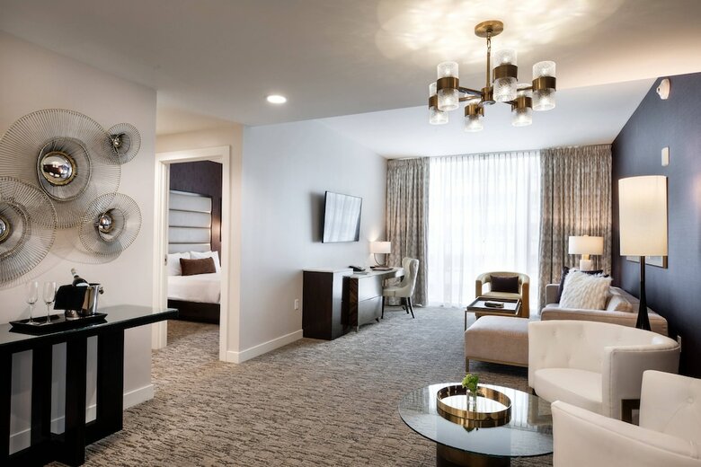 Ambassador Hotel Kansas City, Autograph Collection