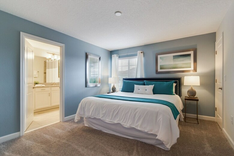 5-bed Th, Well Appointed & Sure To Please! 1551 Sd