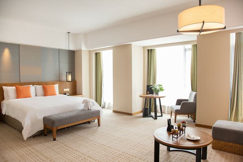 Hotel Intercontinental Sancha Lake