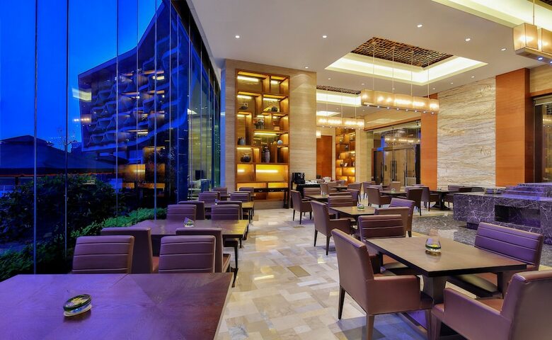 Hotel Intercontinental Sancha Lake