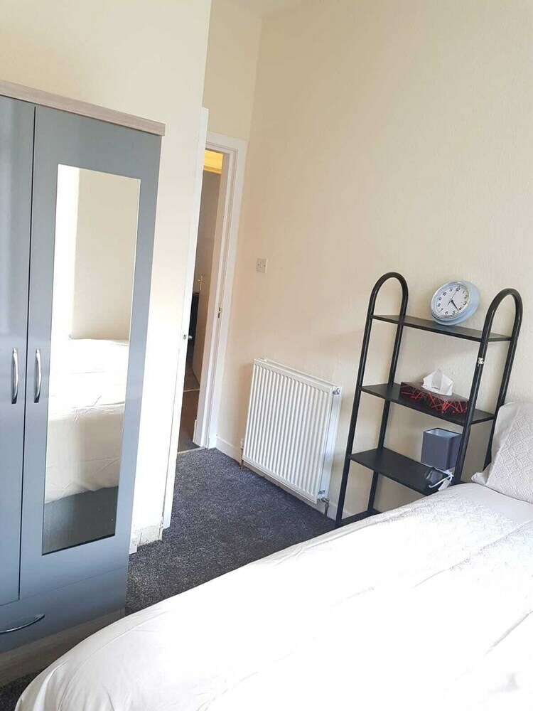 Apartamento Convenient, Clean And Comfortable Flat #2