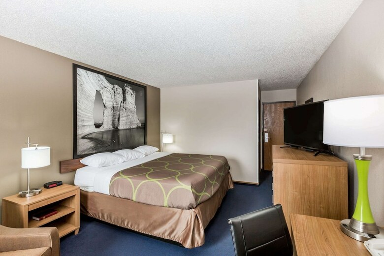 Motel Super 8 By Wyndham Hays Ks